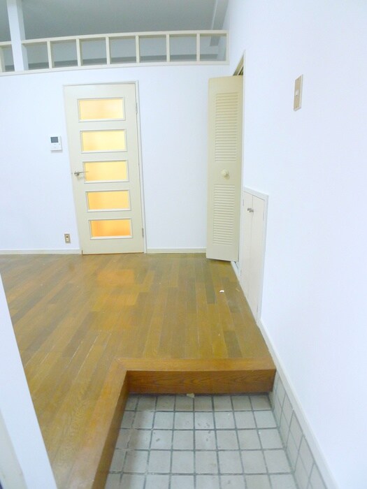 物件内観写真17　(玄関)