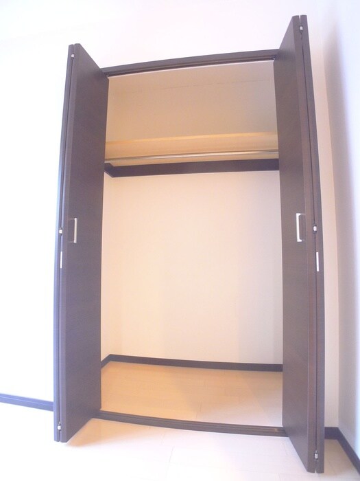 物件内観写真12　(収納)