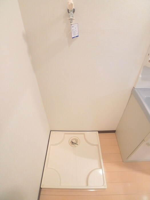 物件内観写真14　(洗濯機置場)