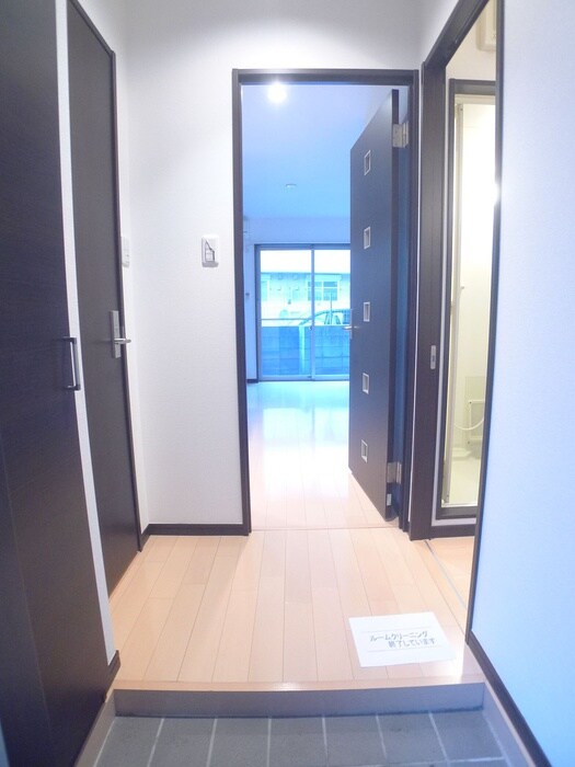 物件内観写真17　(玄関)