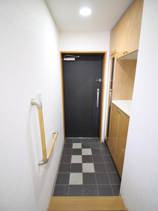 物件内観写真14　(玄関)