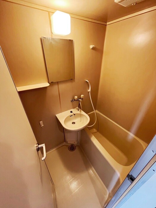 エールプラザ牛浜駅前（308）のバス