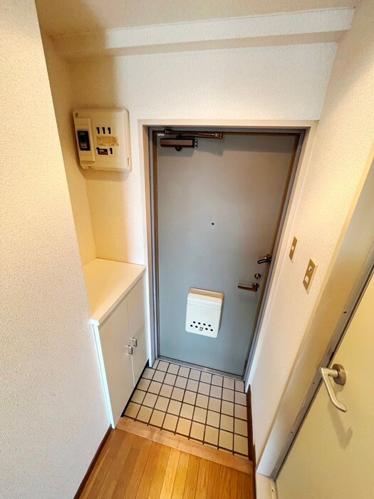 物件内観写真14　(玄関)