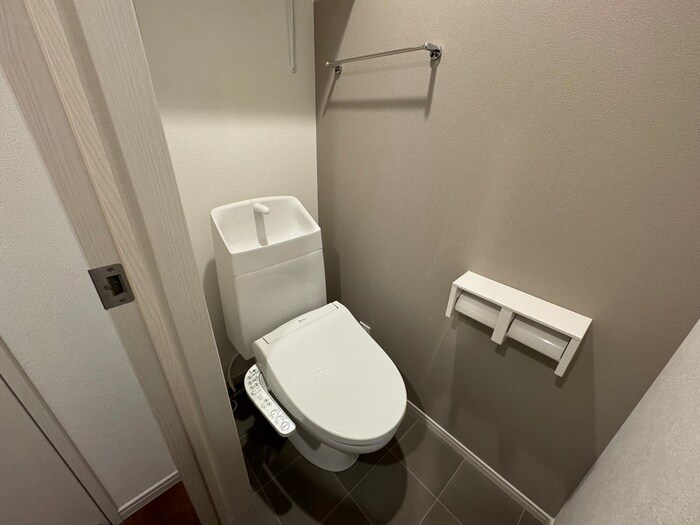 物件内観写真12　(トイレ)