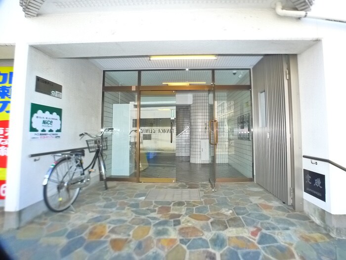 物件外観写真5　(エントランス部分)