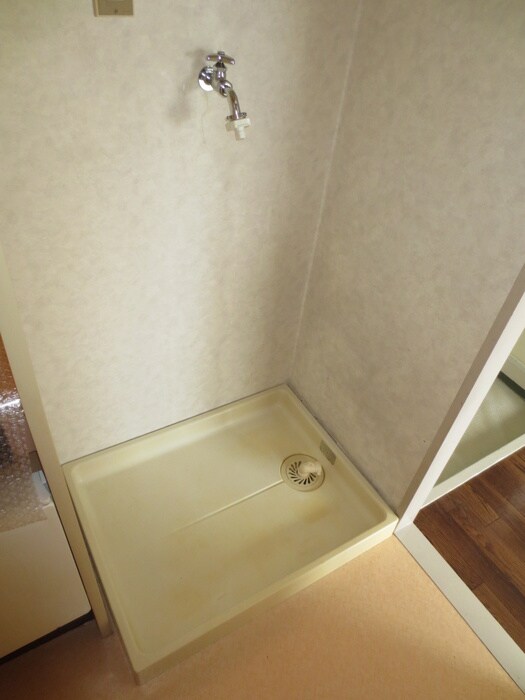 物件内観写真13　(洗濯機置場)