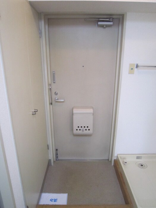 物件内観写真14　(玄関)