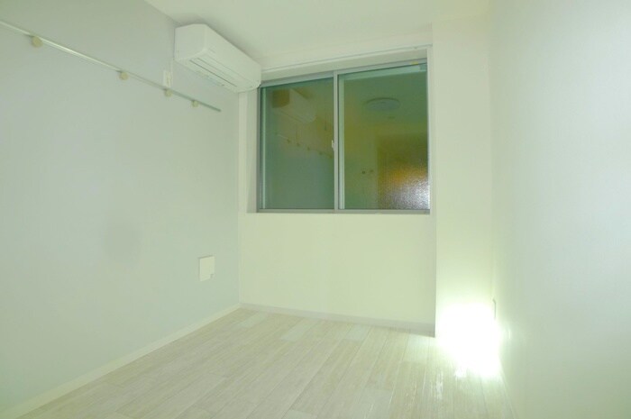 物件内観写真8　(室内からの展望)