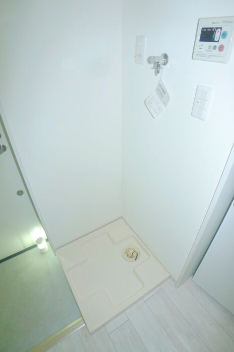 物件内観写真14　(洗濯機置場)