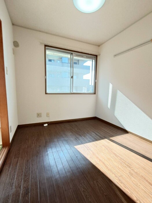 物件内観写真5　(居室)