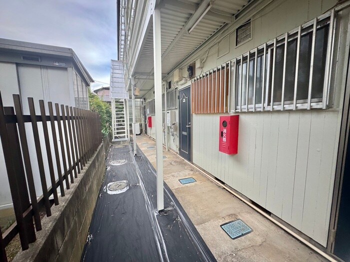 物件外観写真2　(エントランス部分)