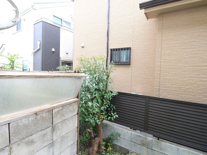 物件内観写真12　(室内からの展望)