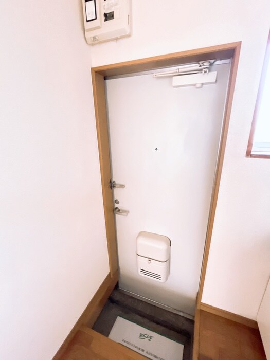 物件内観写真18　(玄関)