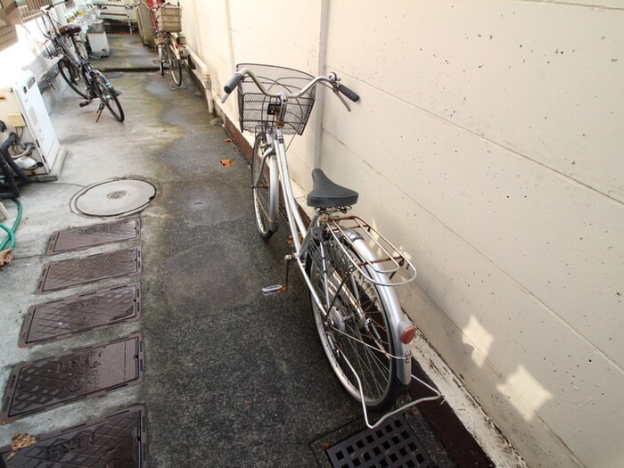 物件外観写真6　(駐輪場)