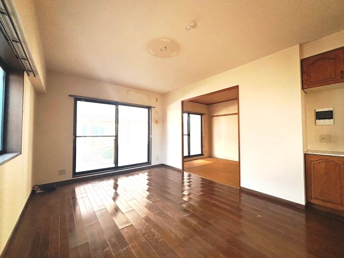 物件内観写真2　(居室)