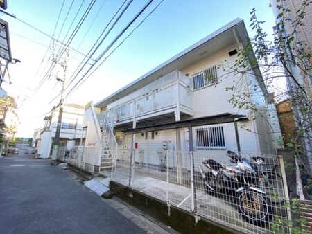 メゾンドベルⅡ外観写真