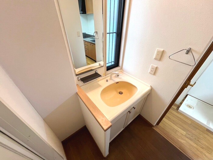 物件内観写真12　(洗面)