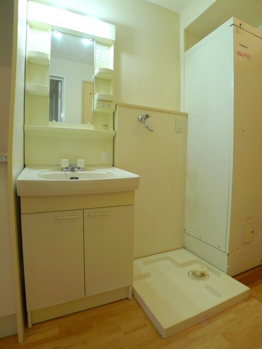 物件内観写真11　(洗濯機置場)