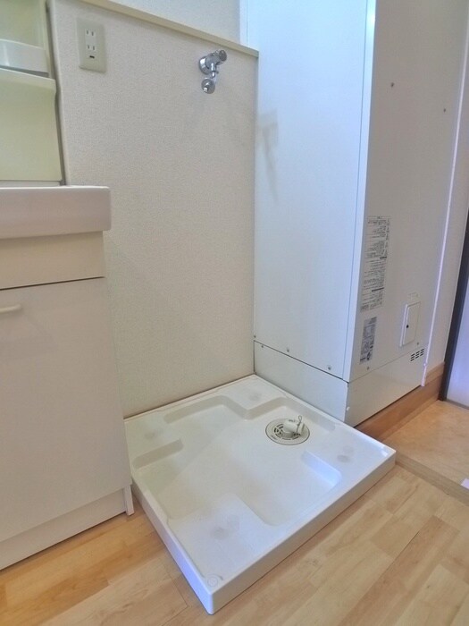 物件内観写真13　(洗濯機置場)