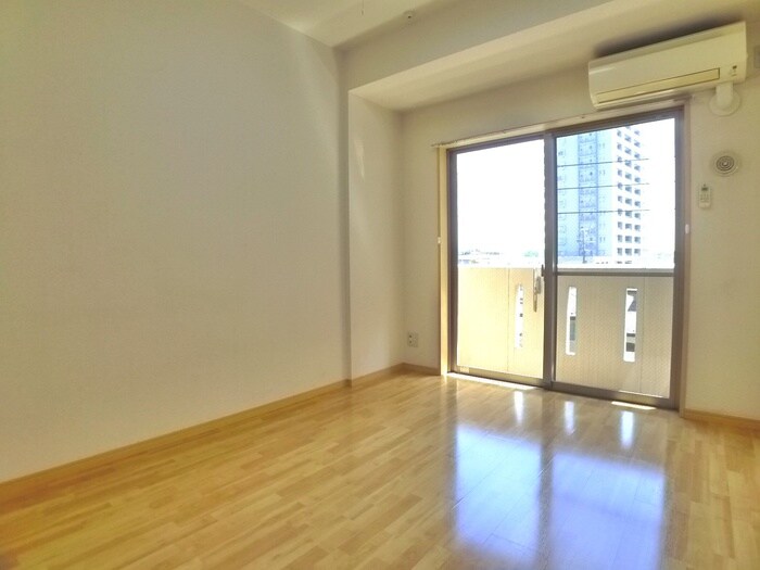 物件内観写真20　(室内からの展望)