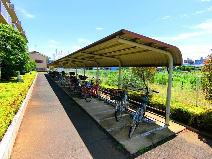 物件外観写真4　(駐輪場)