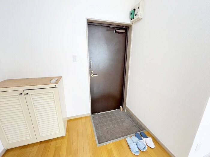 物件内観写真14　(玄関)