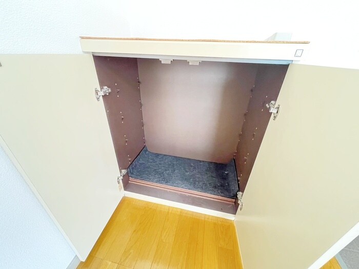 物件内観写真18　(靴箱)