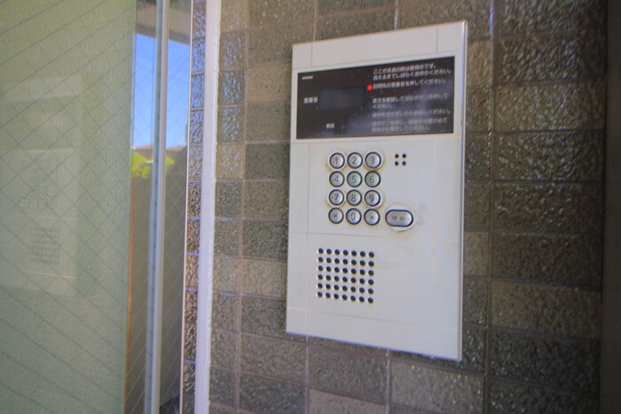 物件外観写真5　(エントランス部分)