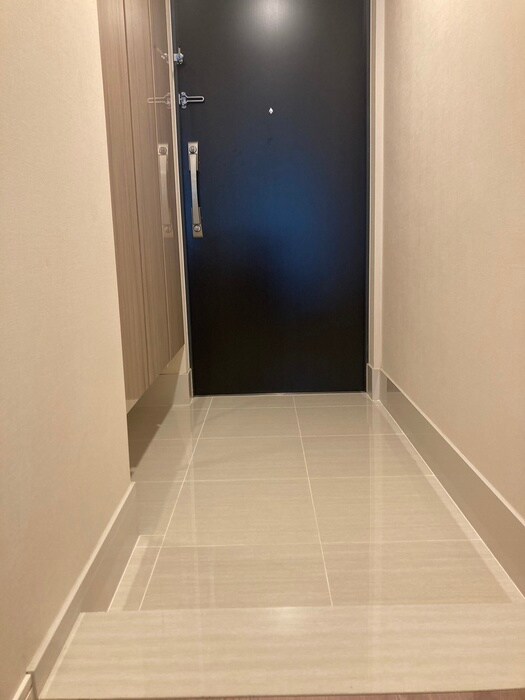 物件内観写真7　(玄関)