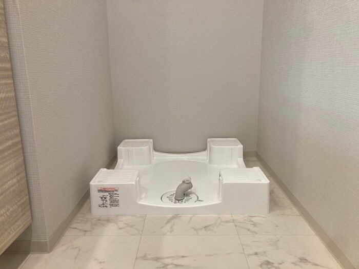 物件内観写真12　(洗濯機置場)