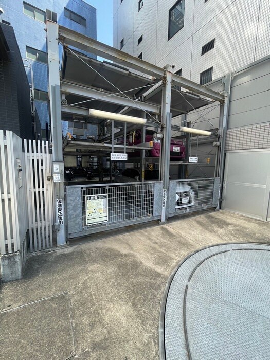 物件外観写真6　(駐車場)