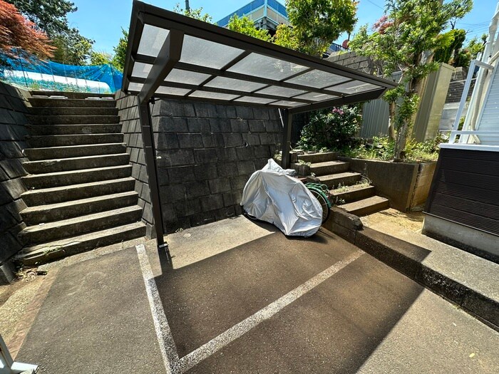 物件外観写真6　(駐輪場)