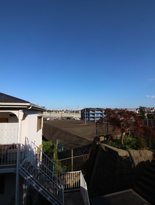 物件内観写真16　(室内からの展望)