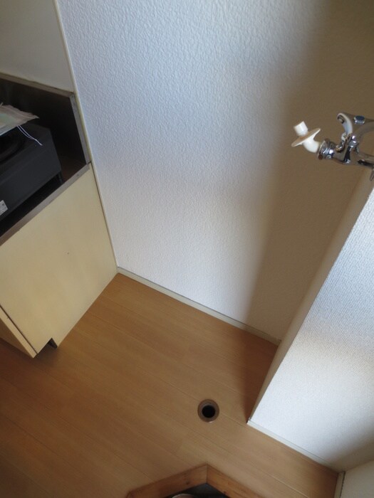 物件内観写真10　(洗濯機置場)