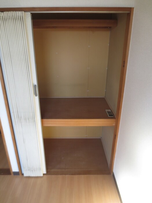 物件内観写真12　(収納)