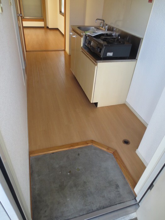 物件内観写真16　(玄関)