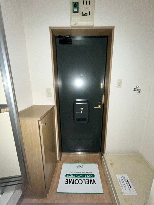 物件内観写真15　(玄関)