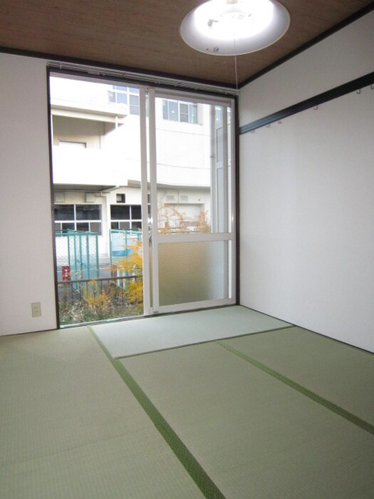 物件内観写真4　(居室)