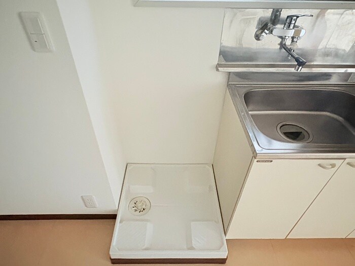 物件内観写真15　(洗濯機置場)