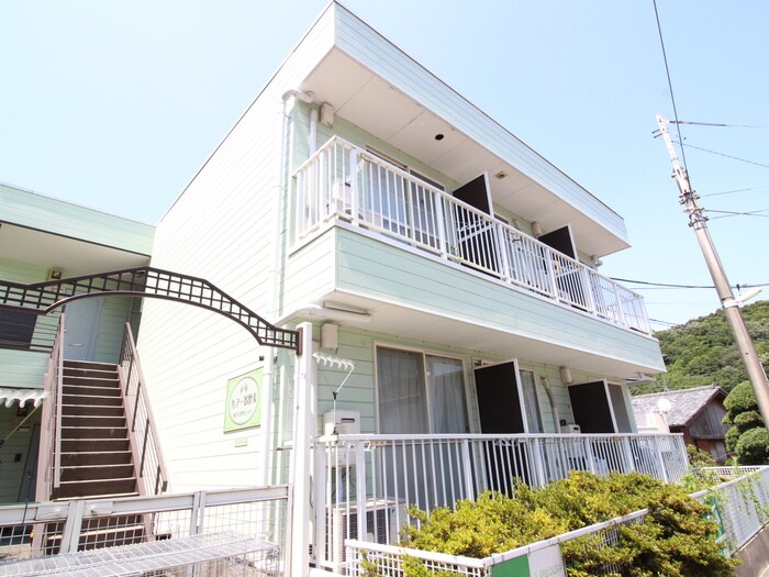 物件外観写真2　(エントランス部分)