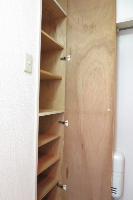 物件内観写真10　(玄関)