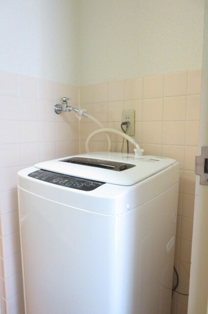 物件内観写真12　(洗濯機置場)