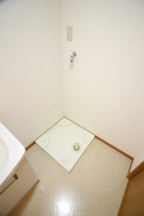 物件内観写真9　(洗濯機置場)