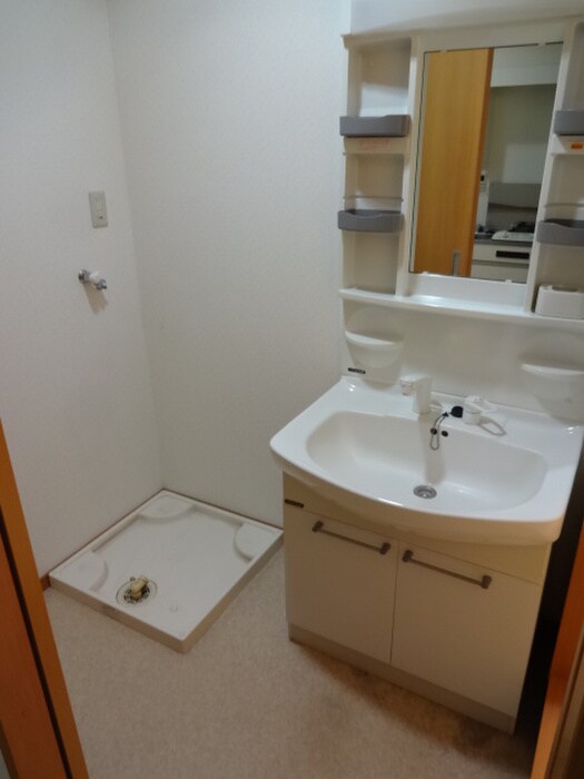 物件内観写真13　(洗濯機置場)