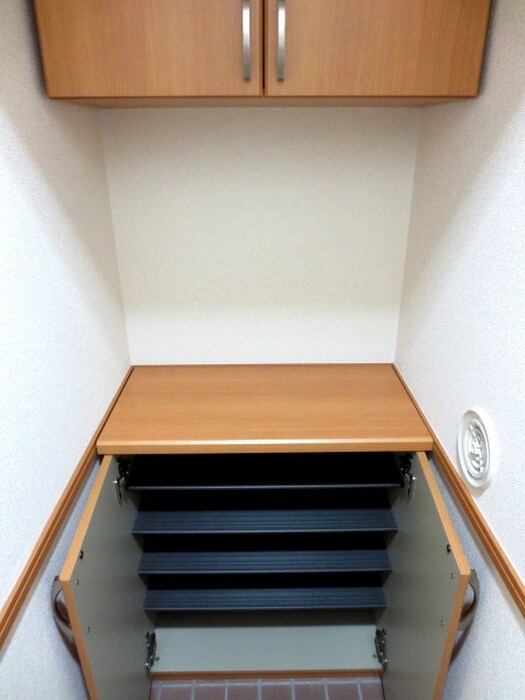 物件内観写真15　(玄関)