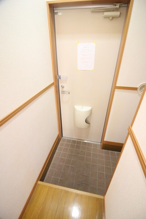 物件内観写真17　(玄関)