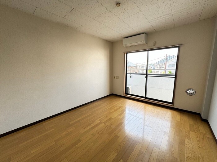 物件内観写真9　(居室)