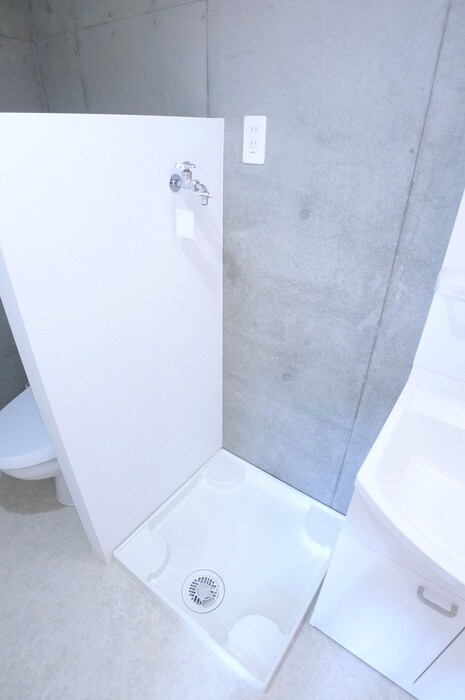 物件内観写真14　(洗濯機置場)