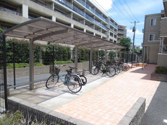 物件外観写真5　(駐輪場)