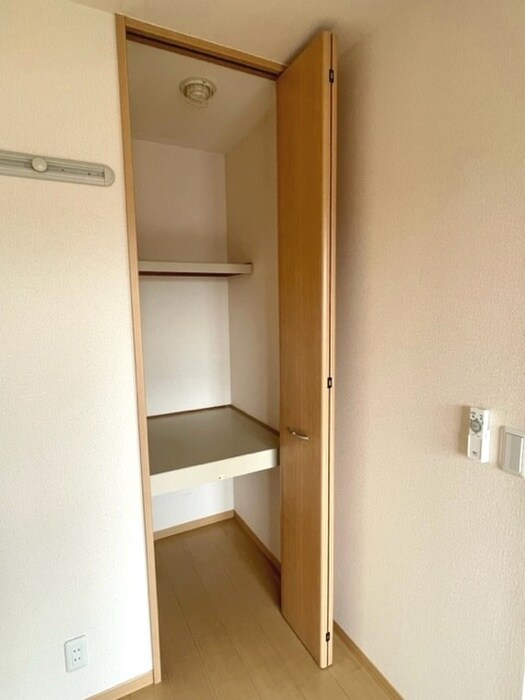 物件内観写真13　(収納)